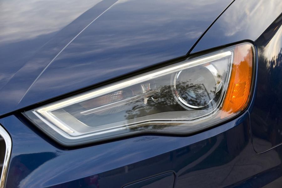 Детали экстерьера Audi A3 Sedan 2.0T Quattro (8V) 2014 года  (NA) (фото 3 из 88)